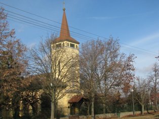A Szent László templom ősszel.